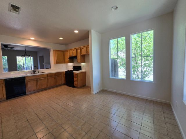 2368 Portola St, West Sacramento, CA 95691