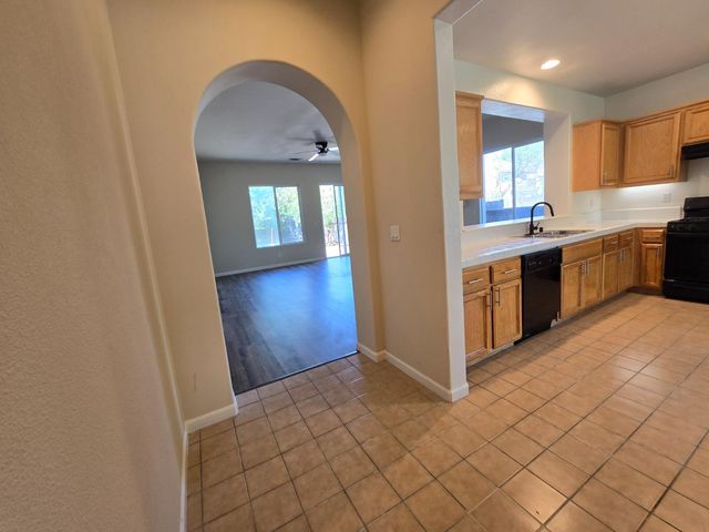 2368 Portola St, West Sacramento, CA 95691