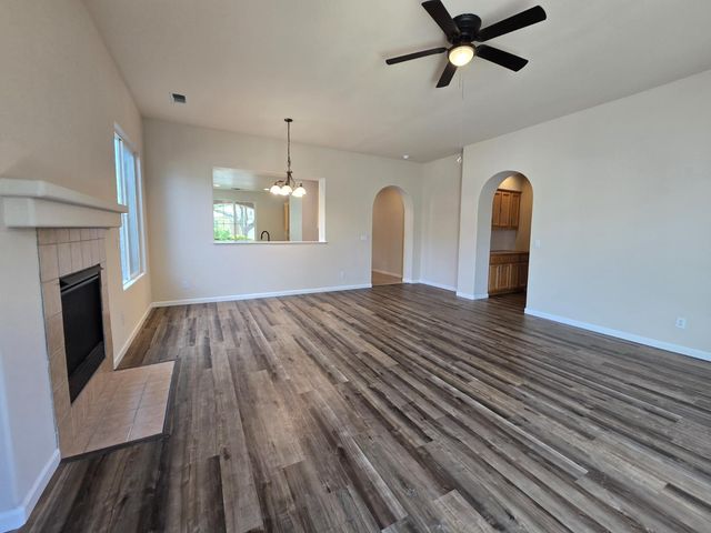 2368 Portola St, West Sacramento, CA 95691