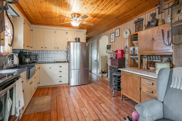 131 Calef Road, Manchester, NH 03102