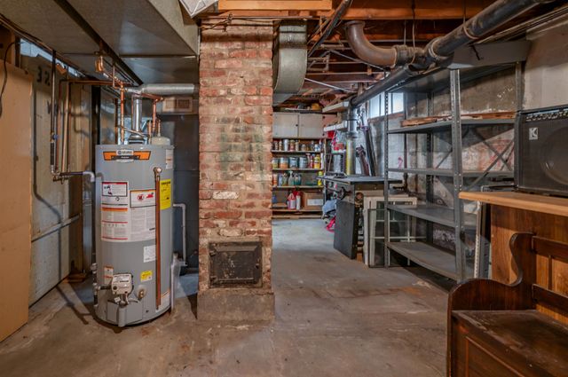 131 Calef Road, Manchester, NH 03102