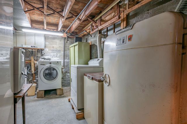 131 Calef Road, Manchester, NH 03102