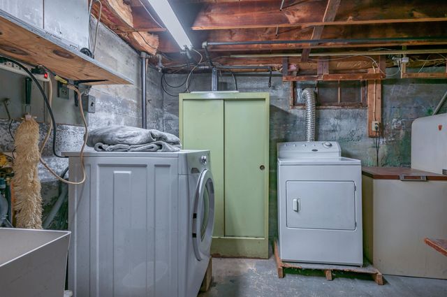 131 Calef Road, Manchester, NH 03102