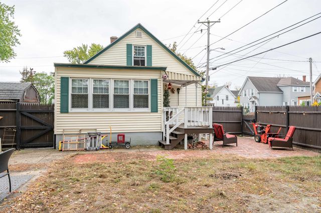 131 Calef Road, Manchester, NH 03102