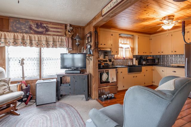 131 Calef Road, Manchester, NH 03102