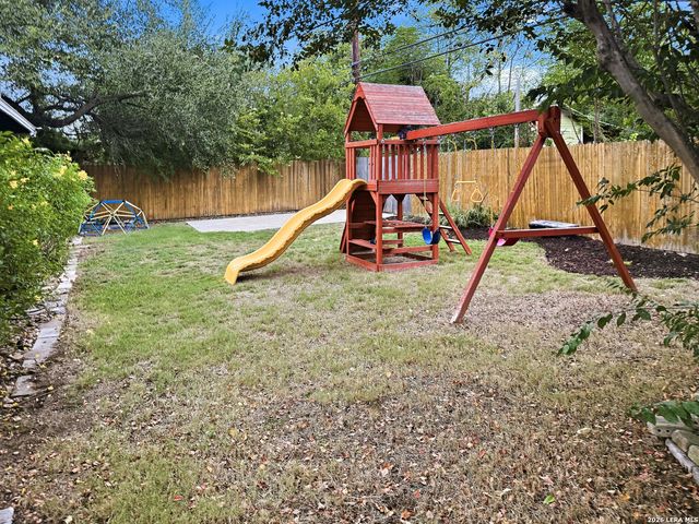 326 Burnside Dr, San Antonio, TX 78209