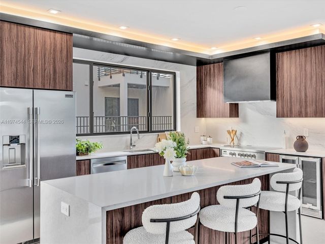 4648 SW 32ND AVE B3, Dania Beach, FL 33312