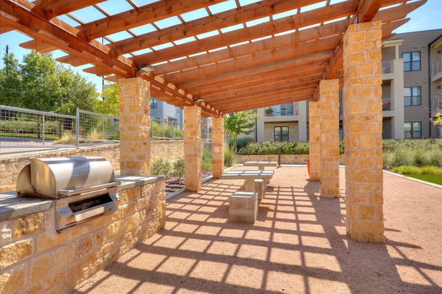 2733 Dulce LN 623, Austin, TX 78704