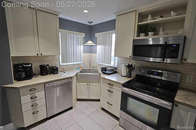 1149 Cambridge Road, Berkley, MI 48072