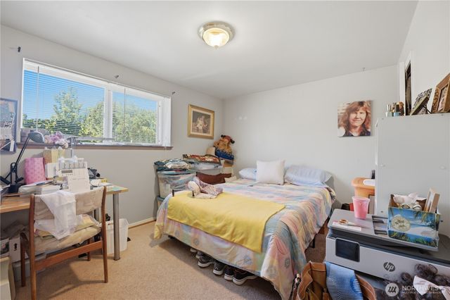 18824 Midvale Avenue N, Shoreline, WA 98133