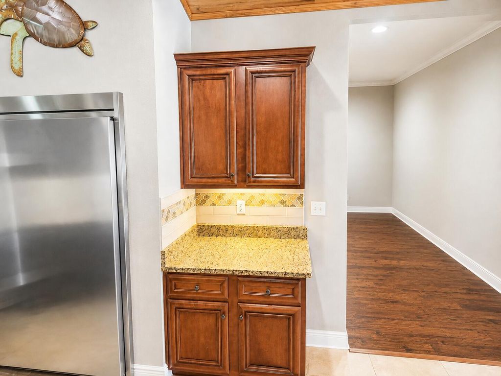 Image 13 of property listing at 5528 Frontier Drive, Crestview, FL 32536