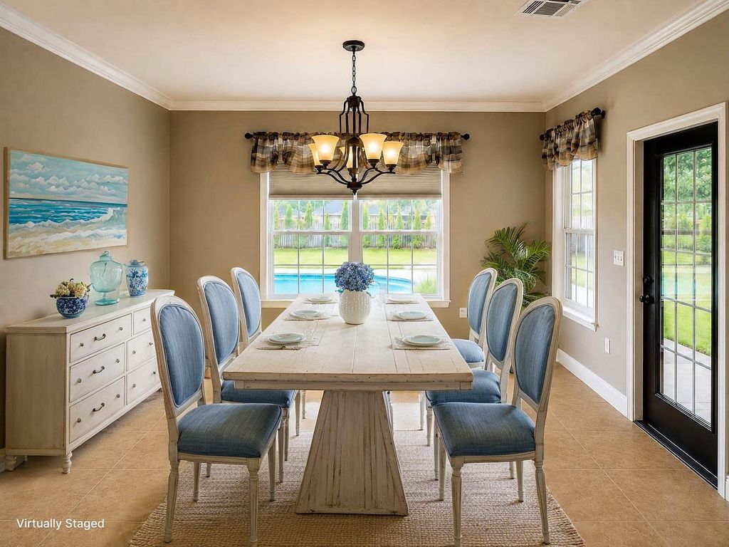 Image 14 of property listing at 5528 Frontier Drive, Crestview, FL 32536