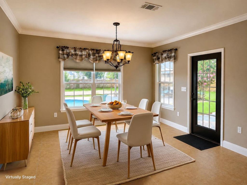 Image 16 of property listing at 5528 Frontier Drive, Crestview, FL 32536