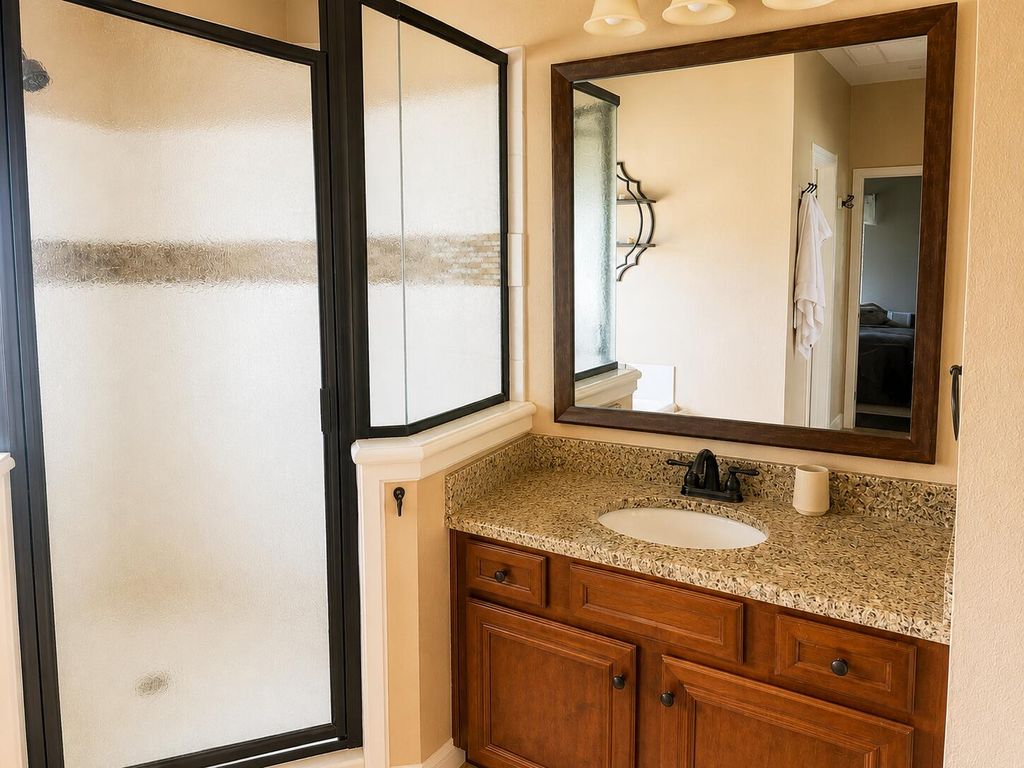 Image 27 of property listing at 5528 Frontier Drive, Crestview, FL 32536