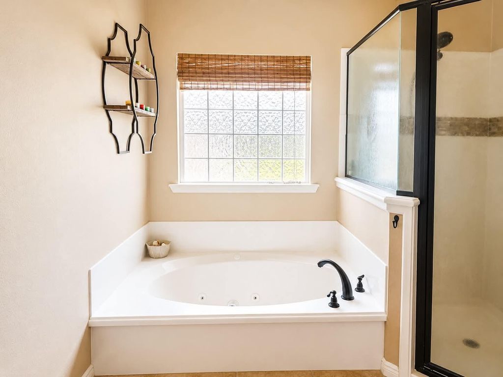 Image 28 of property listing at 5528 Frontier Drive, Crestview, FL 32536
