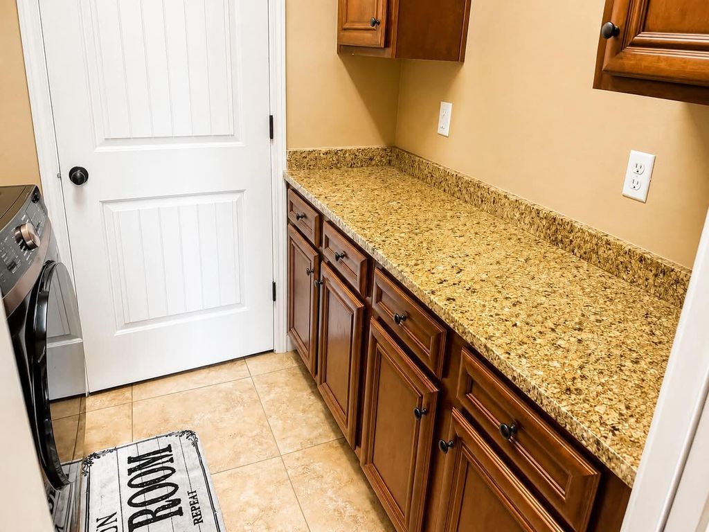 Image 30 of property listing at 5528 Frontier Drive, Crestview, FL 32536