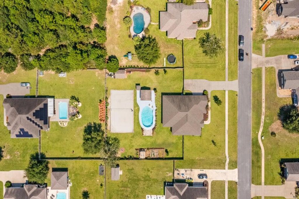 Image 68 of property listing at 5528 Frontier Drive, Crestview, FL 32536