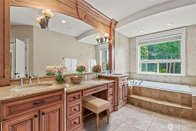 135 N 50th Avenue, Longview, WA 98632