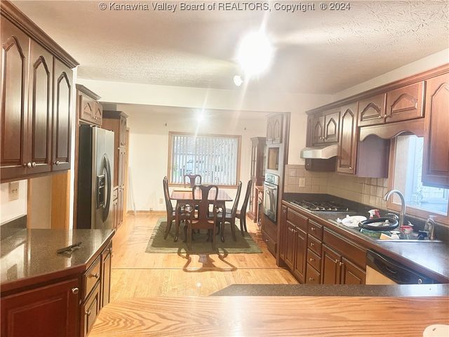 710 Hemlock Drive, Elkview, WV 25071