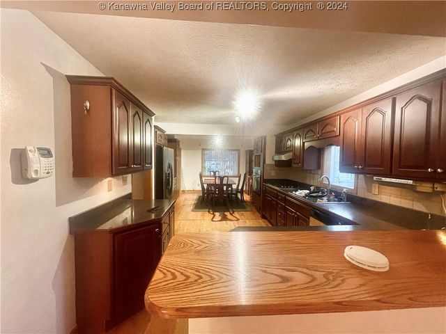 710 Hemlock Drive, Elkview, WV 25071