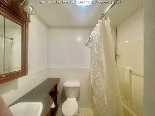 710 Hemlock Drive, Elkview, WV 25071