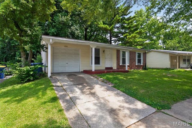 6315 Coventry Drive, St Louis, MO 63033