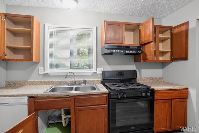 6315 Coventry Drive, St Louis, MO 63033