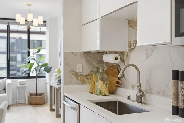 250 King Street 722, San Francisco, CA 94107