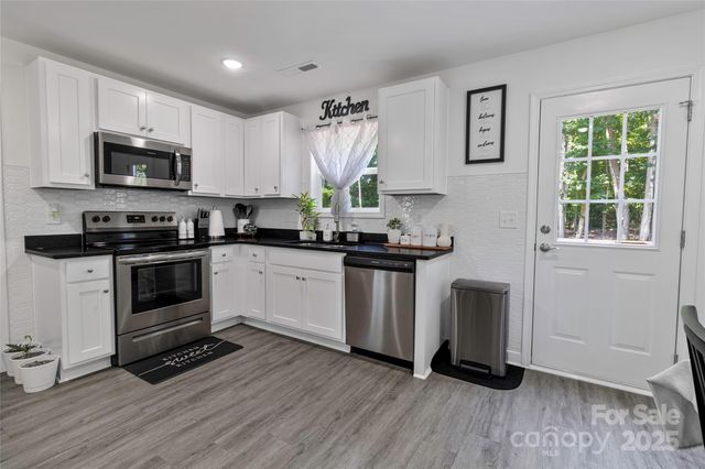 1903 Midwood Drive, Albemarle, NC 28001