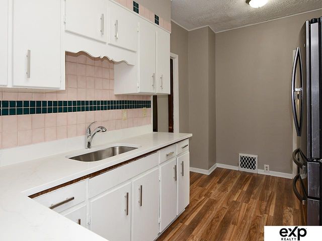 355 Lincoln Avenue, Council Bluffs, IA 51503