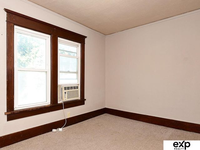 355 Lincoln Avenue, Council Bluffs, IA 51503
