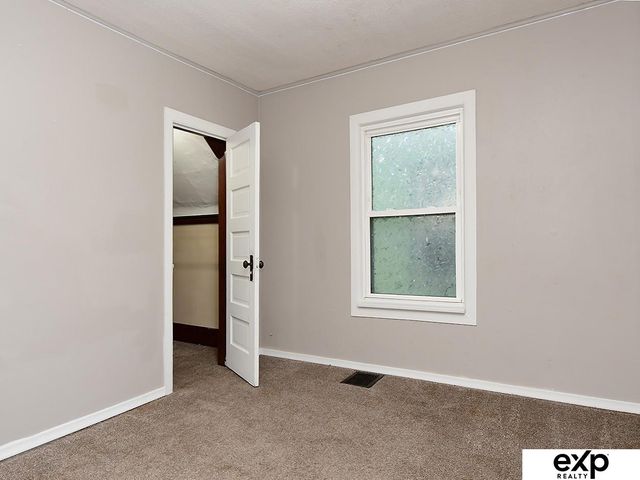 355 Lincoln Avenue, Council Bluffs, IA 51503