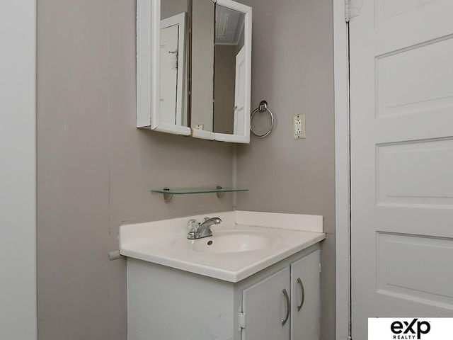 355 Lincoln Avenue, Council Bluffs, IA 51503