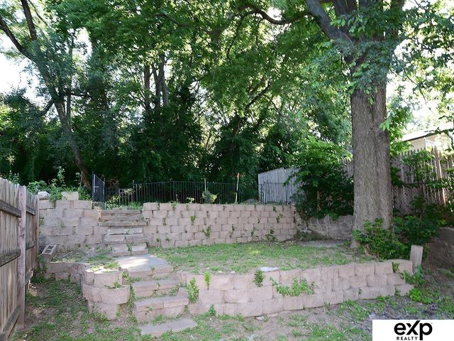 355 Lincoln Avenue, Council Bluffs, IA 51503