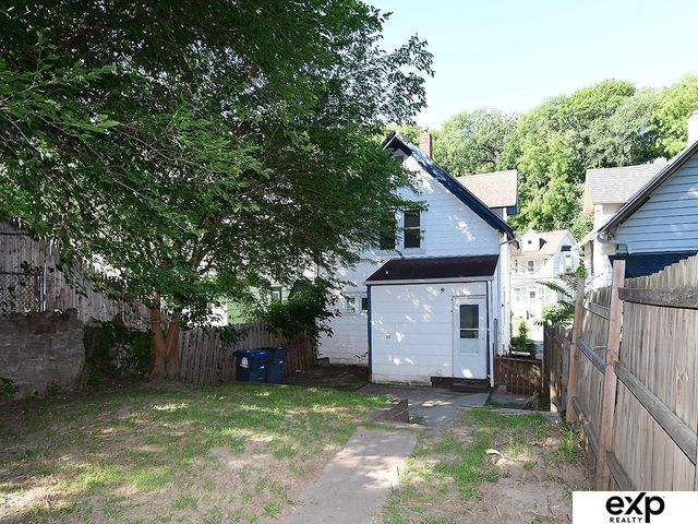 355 Lincoln Avenue, Council Bluffs, IA 51503