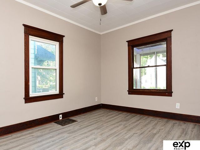 355 Lincoln Avenue, Council Bluffs, IA 51503