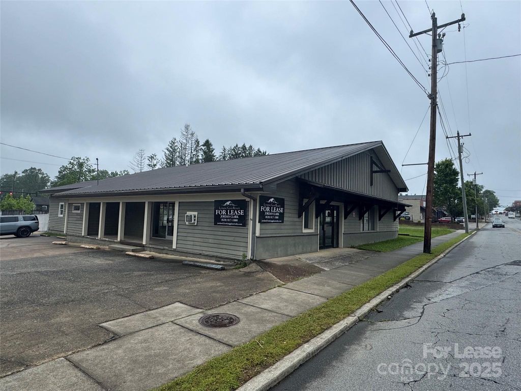 280 S Broad Street, Brevard, NC 28712