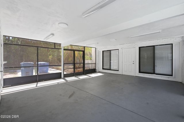 155 Country Circle Drive E, Port Orange, FL 32128