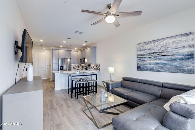 2511 W QUEEN CREEK Road 343, Chandler, AZ 85248