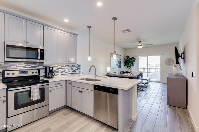 2511 W QUEEN CREEK Road 343, Chandler, AZ 85248