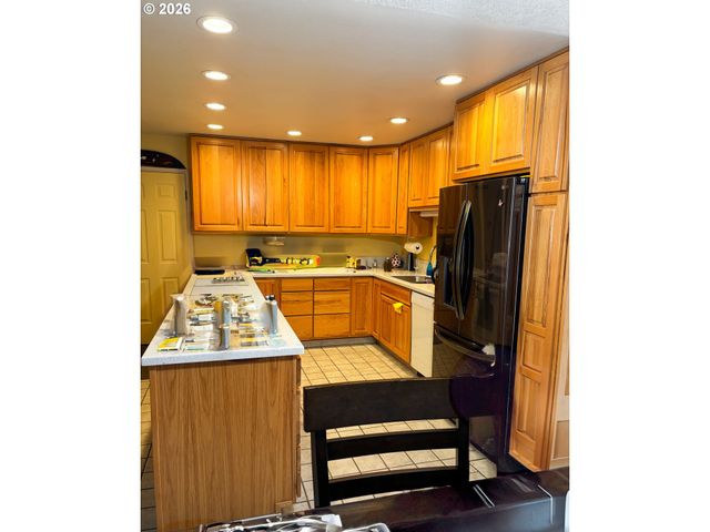 13517 LELAND Rd, Oregon City, OR 97045