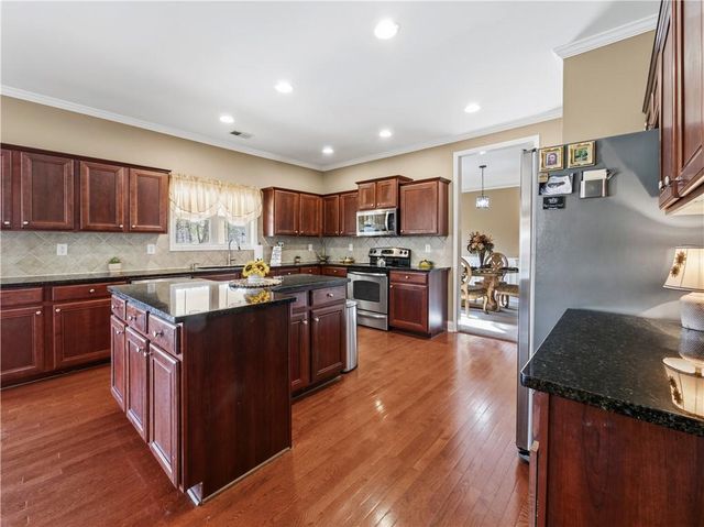 5727 Pleasant Woods Drive, Flowery Branch, GA 30542
