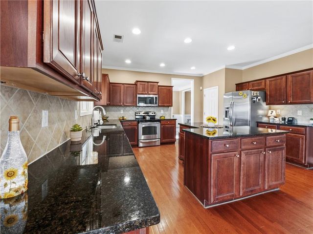 5727 Pleasant Woods Drive, Flowery Branch, GA 30542