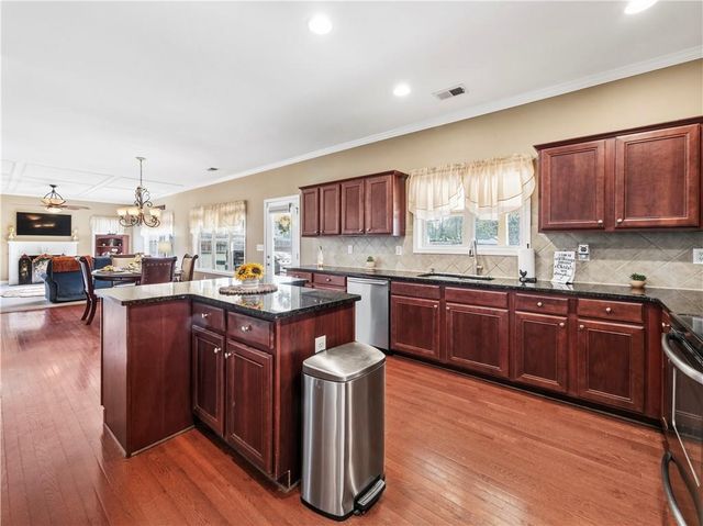 5727 Pleasant Woods Drive, Flowery Branch, GA 30542