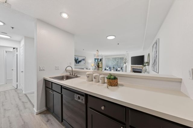 1269 Poplar 201, Sunnyvale, CA 94086