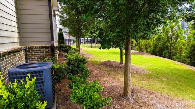 301 Hayden Circle, Woodstock, GA 30189