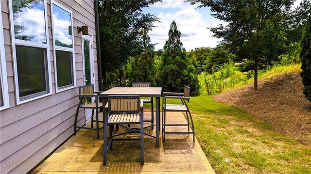 301 Hayden Circle, Woodstock, GA 30189