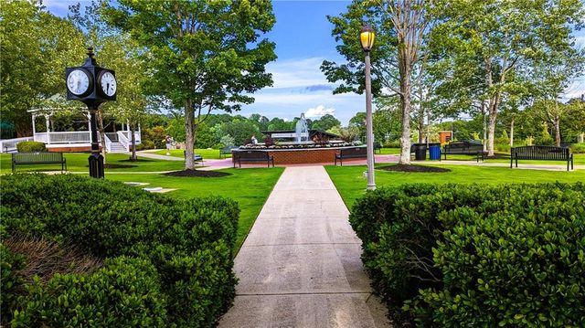 301 Hayden Circle, Woodstock, GA 30189