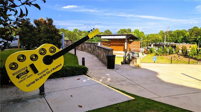 301 Hayden Circle, Woodstock, GA 30189