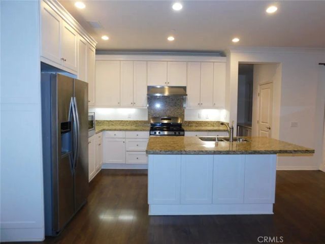 235 Kempton, Irvine, CA 92620